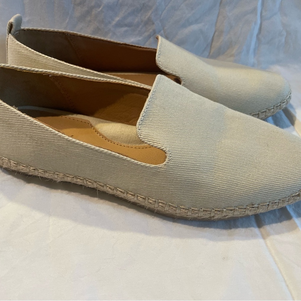 Women’s cream Slip-On Espadrilles flats by Universal Thread - Picture 10 of 10